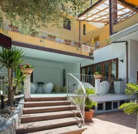 Eden & Aparthotel 4*