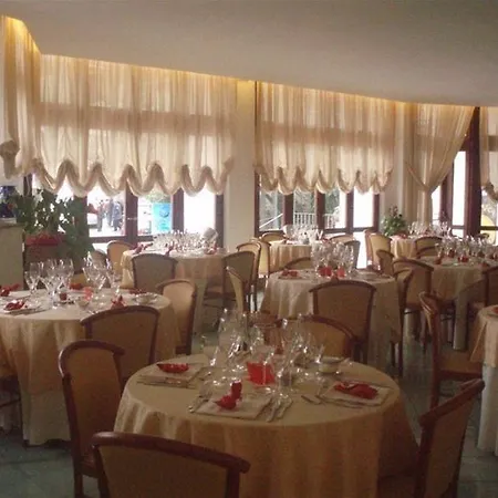 Aparthotel Eden & 4*